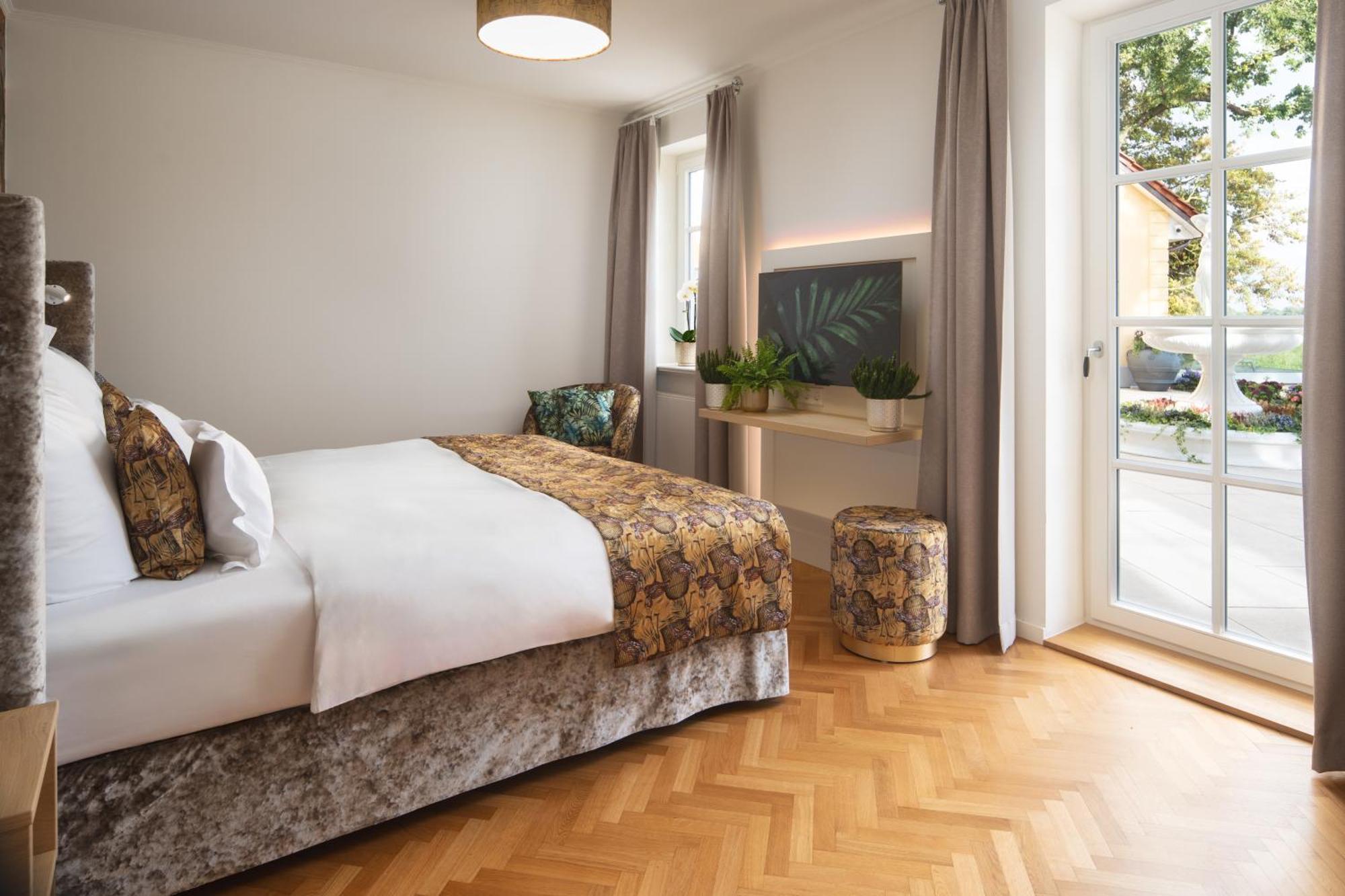 Schlossresidenz - Boutique Apartments & Hotel Suiten Schloss Ricklingen Bagian luar foto