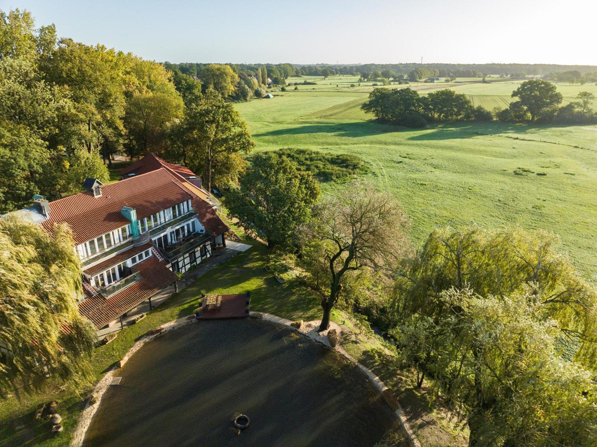 Schlossresidenz - Boutique Apartments & Hotel Suiten Schloss Ricklingen Bagian luar foto